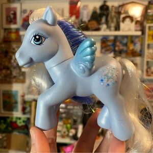 My Little Pony G3 2005 Crystal Princess Pegasus Silver Glow Vintage